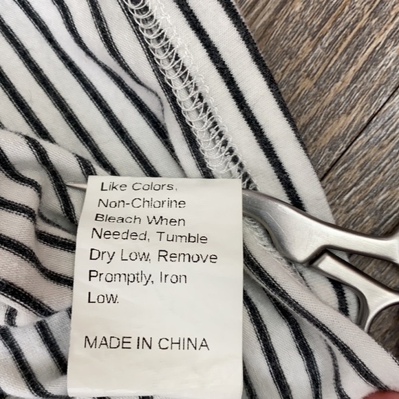 SHEIN Black/White Stripe Crop Top Small - Picture 9 of 10